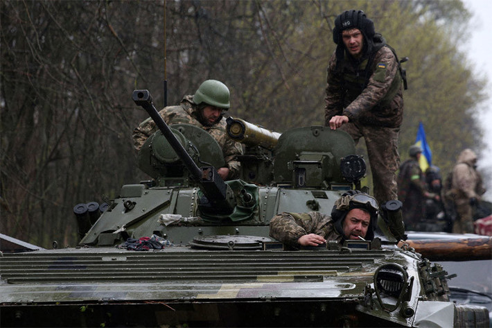 Từ những video được truyền thông Ukraine đăng tải, người xem có thể xác định Tòa nhà chính quyền thành phố, tháp viễn thông, bệnh viện và một số công trình kiến trúc khác của thành phố, điều này hoàn toàn xác nhận thực tế rằng, video được thực hiện tại Kupyansk.