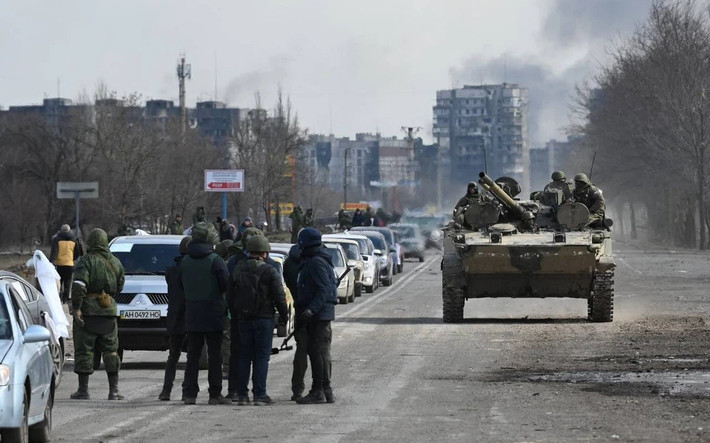 Tại chảo lửa Mariupol, việc tiêu diệt các lực lượng vũ trang Ukraine hiện đang phòng ngự trong thành phố của Quân đội Nga đang đi vào giai đoạn cuối; hiện một phần đáng kể của thành phố đã nằm dưới sự kiểm soát của quân đội Nga và dân quân Donetsk.
