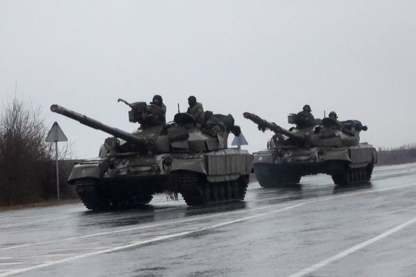 Việc bao vây thủ đô Kyiv của Ukraine của Quân đội Nga vẫn đang được tiến hành khẩn trưởng. Sự hình thành nhanh chóng của vòng vây, cho phép càng nhiều cư dân càng tốt rời khỏi thành phố lớn nhất của Ukraine và về lâu dài, làm giảm đáng kể số thương vong dân thường.