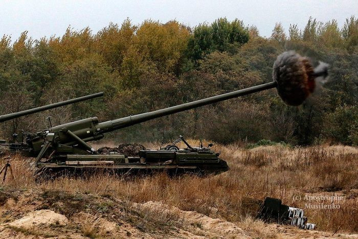 Trước bối cảnh căng thẳng vẫn tiếp tục leo thang, khi Nga cho rằng, Quân đội Ukraine có các hành động khiêu khích và cuộc tấn công công khai gần đây của Quân đội Ukraine và lính đánh thuê nước ngoài vào Donetsk, đã buộc Nga phải áp dụng các biện pháp “cứng rắn”.