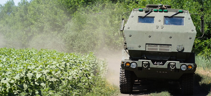 Kể từ khi HIMARS xuất hiện trên chiến trường Ukraine, quân đội Nga đã nghiên cứu cách tiêu diệt nó nhưng quá khó. Hàng loạt kết quả do Bộ Quốc phòng Nga công bố, nhưng cách tấn công tiêu diệt HIMARS, vẫn là một bí mật.