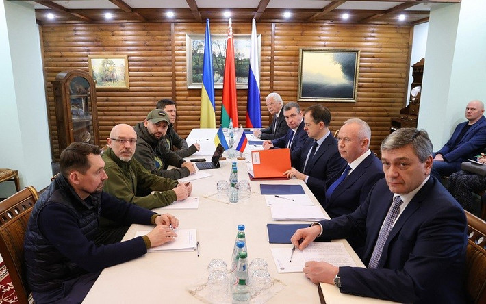Mặc dù rất khó để chấm dứt ngay cuộc xung đột giữa Nga và Ukraine ở thời điểm hiện tại, nhưng sự kỳ vọng của thế giới bên ngoài vào nền hòa bình vẫn chưa bao giờ ngừng lại. Đúng là cuộc xung đột này đã diễn ra khá lâu, nhưng hòa bình cho Ukraine và nhân loại là điều mà tất cả những người tiến bộ trên thế giới đều mong đợi.