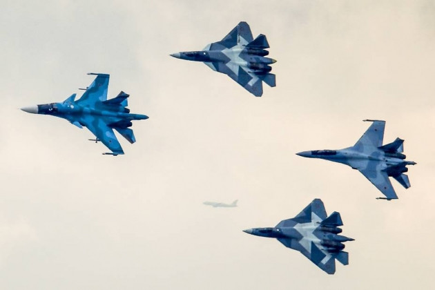 Mặc dù tình hình ở Miền Đông Ukraine đang cận kề nguy cấp, nhưng quân đội Ukraine vẫn chưa dám phát động một cuộc tấn công lớn nào; ngoài việc tiến hành pháo kích giữa hai bên và đưa lực lượng đặc biệt xâm nhập vào đối phương.