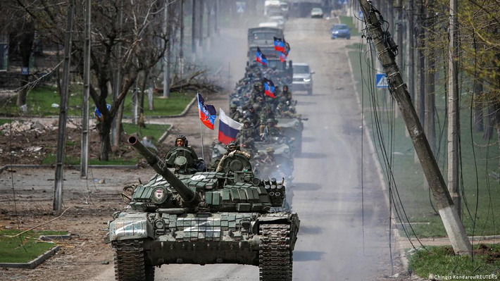 Chiến thắng của liên quân Nga tại Sieverodonetsk-Lisichansk lần này, chủ yếu là do Quân đội Nga sử dụng lực lượng ở mức áp đảo; đồng thời dựa vào hệ thống đường sắt từ Donbass đến lãnh thổ Nga để bảo đảm hậu cần và tạo thành thế gọng kìm từ 3 hướng Bắc – Nam và Đông tấn công vào khu vực phòng thủ.