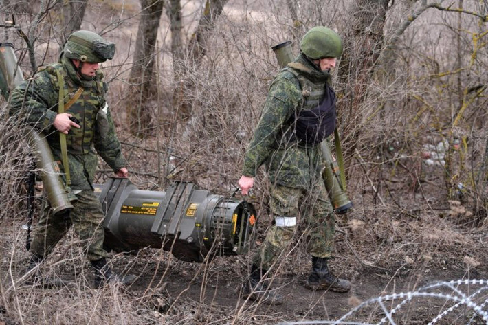 “Afghanistan hóa Ukraine” là sự xuất hiện của các cuộc kháng chiến du kích mạnh mẽ trên khắp đất nước Ukraine, kéo dài trong nhiều tháng hoặc thậm chí nhiều năm cho quân phía Nga; do đó làm suy yếu đáng kể quân đội chiếm đóng.