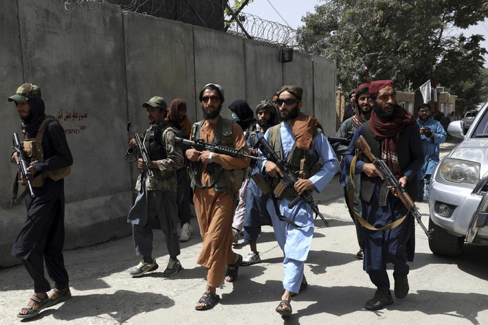 Nên nhớ Afghanistan là mồ chôn của các đế chế; nhưng mặt khác, nhiều thế hệ người Afghanistan đã bị chiến tranh hủy diệt hoàn toàn. Afghanistan từng một thời được ví là "Thụy Sĩ phương Đông", nhưng sau đó đã biến thành mảnh đất của chiến tranh ủy nhiệm và giờ trở thành sự lãng quên của thế giới.