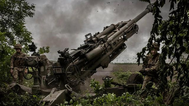 Cũng chính từ từ khu vực “kiên cố” Avdivka, nằm cách Donetsk 6 km về phía bắc, các trận địa pháo binh của Quân đội Ukraine ẩn nấp sau những khu dân cư, đã tiến hành các cuộc tấn công vào “thủ đô” nước cộng hòa Donetsk tự xưng, bằng các cuộc pháo kích.