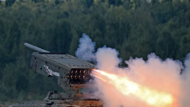 Pháo nhiệt áp TOS-1 là một pháo phản lực nhiều nòng (tổng cộng 30 nòng) do Liên Xô phát triển, sử dụng khung gầm của xe tăng T-72. TOS-1 được thiết kế để tiêu diệt sinh lực trong công sự và trong các loại xe bọc giáp hạng nhẹ. TOS-1 được thử nghiệm lần đầu tiên tại Thung lũng Panjshir trong Chiến tranh Liên Xô-Afghanistan.