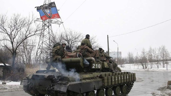 Chiến sự giành Mariupol vẫn tiếp tục, nhưng tin vui là càng có nhiều dân thường rời khỏi thành phố, thì chỉ huy của Nga và Dân quân nước cộng hòa tự xưng Donetsk (DPR) càng có nhiều thông tin về việc triển khai các hỏa điểm của lực lượng vũ trang Ukraine, bao gồm cả các chiến binh Tiểu đoàn Azov.