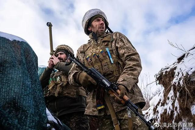 Thậm chí những người lính đánh thuê Ba Lan đã từ chối chiến đấu và chỉ huy Quân đội Ukraine đã cố gắng ép buộc họ tham chiến và cuối cùng hai bên thậm chí đã sử dụng vũ lực để giải quyết bất đồng.