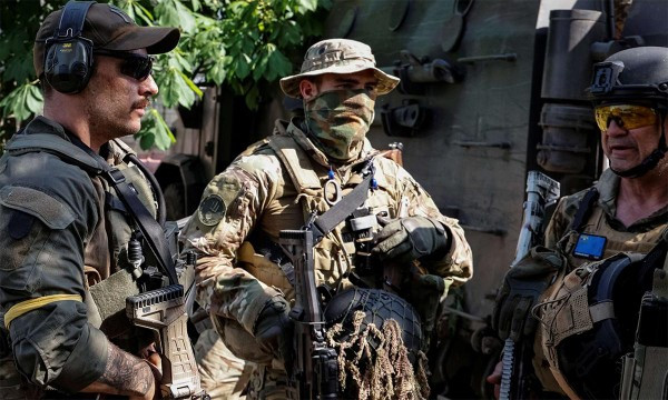 Việc Ukraine sử dụng rộng rãi lính đánh thuê trên chiến trường, nếu không được trả “lương” kịp thời hoặc thỏa đáng, họ có thể rút ngay ra khỏi chiến trường. Theo lời của lính đánh thuê Mỹ, nếu sang năm mà không thấy tiền, thì người của họ sẽ nhanh chóng rút khỏi chiến trường. Và nếu không đủ kinh phí, công tác hậu cần của chính quân đội Ukraine sẽ không được đảm bảo.