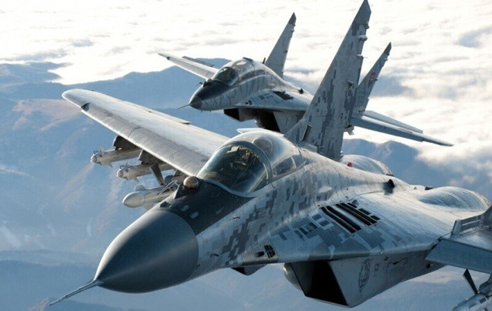 Cho đến nay, vẫn chưa biết chính xác có bao nhiêu máy bay MiG-29 và tên lửa AGM-88 đang phục vụ trong quân đội Ukraine, tuy nhiên, những vũ khí như vậy của Quân đội Ukraine bắt đầu được sử dụng khá thường xuyên; trong khi các hệ thống phòng không của Nga, đối phó hạn chế với loại tên lửa này của Mỹ.