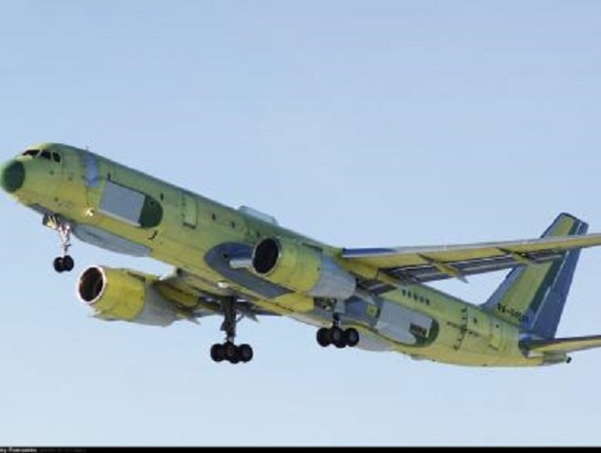 Mặc dù Quân đội Nga đã đặt hàng hai máy bay trinh sát Tu-214R, nhưng chiếc đầu tiên được đưa vào trang bị vào tháng 5/2012. Máy bay có thể xác định và nhanh chóng truyền tọa độ và các loại cơ sở quân sự ở các cấp độ khác nhau đến chỉ huy mặt đất, bao gồm đài radar, sở chỉ huy, trung tâm liên lạc và các đoàn xe quân sự.