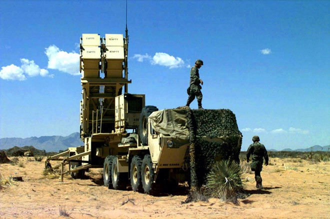 MIM-104C (Patriot PAC-2) là tổ hợp tên lửa phòng không tầm xa được thiết kế để tiêu diệt tên lửa đạn đạo đối phương ở khoảng cách tới 160 km. PAC-2 được phát triển vào cuối thập niên 1980, khi tổ hợp PAC-1 thể hiện sự yếu kém trước mối đe dọa từ tên lửa đạn đạo.