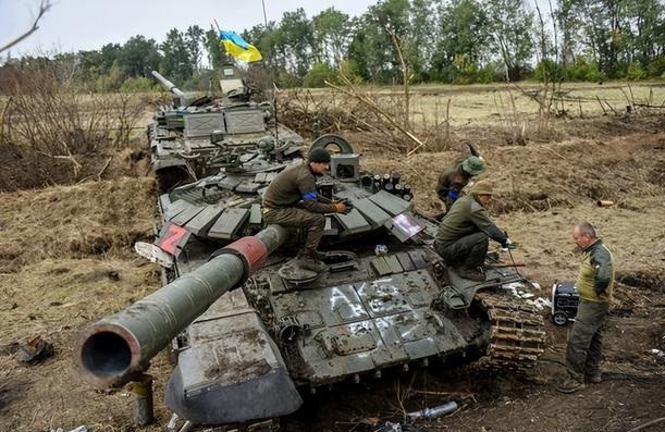 Lực lượng mặt đất của Ukraine, đặc biệt là thiết giáp và pháo binh, đang đối mặt với nhiều rắc rối. Chỉ huy lực lượng tiền phương Ukraine tham gia phản công nói với truyền thông Mỹ rằng, họ xác nhận UAV của Iran mà Nga mua, đã được đưa vào chiến trường và gây ra tổn thất nặng nề cho quân đội Ukraine.