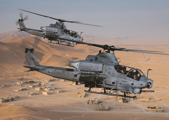 Theo báo cáo, Mỹ đã cung cấp trực thăng tấn công AH-1Zs Viper cho Iraq và cuối cùng cung cấp AH-64D/E. Khi đó, Iraq đã đặt hàng Mi-28 và Mi-35 từ Nga và cuối cùng họ quyết định không đặt mua máy của Mỹ.