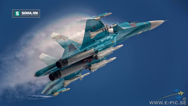 Hiệu suất cao và khả năng cơ động của Su-27, kết hợp với tính năng bay xa của các máy bay chiến đấu khác, đã khiến nó trở thành cơ sở cho một máy bay ném bom, dựa trên phiên bản Su-27IB và sau này được đổi tên thành Su-34.