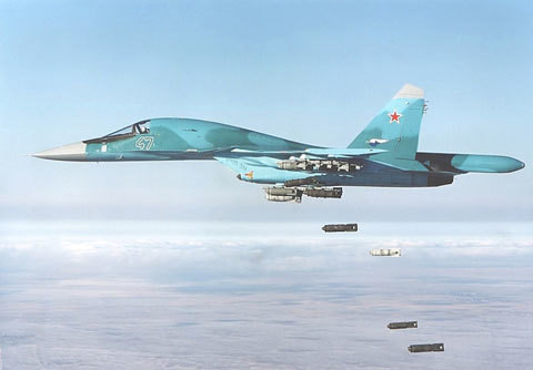 Với các loại vũ khí tấn công mặt đất, Su-34 có khả năng sẽ tấn công hầu hết các mục tiêu có giá trị cao trước, tiếp theo là tiêm kích đa năng Su-30SM kém khả năng hơn và Su-24M cũ hơn bước vào chiến đấu. Các mục tiêu tấn công ưu tiên của quân đội Nga bao gồm sân bay, trung tâm chỉ huy, căn cứ quân sự và căn cứ phòng không.