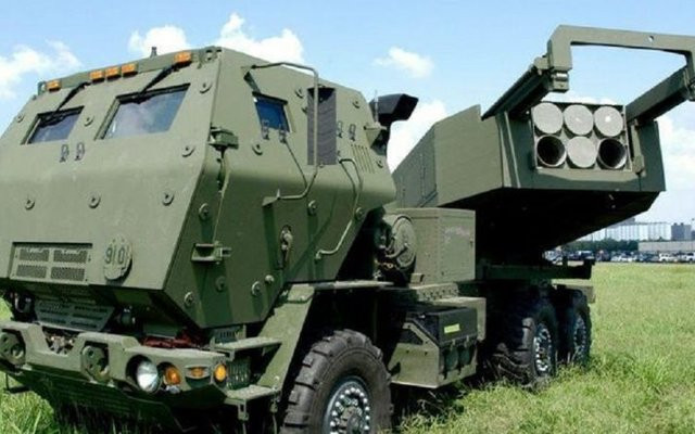 Có thông tin cho rằng, Mỹ đã cung cấp cho Ukraine lô đầu tiên gồm 4 xe phóng tên lửa M142, nhưng 2 xe đã bị phá hủy ngay khi chúng vừa đến chiến trường Ukraine.