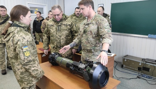 Cho đến nay, có ít nhất 150 lính đặc nhiệm Anh được phát hiện đang ở Donbass, chỉ cách biên giới nước cộng hòa Donetsk tự xưng 60 km về phía tây bắc; rất gần với đường giới tuyến.