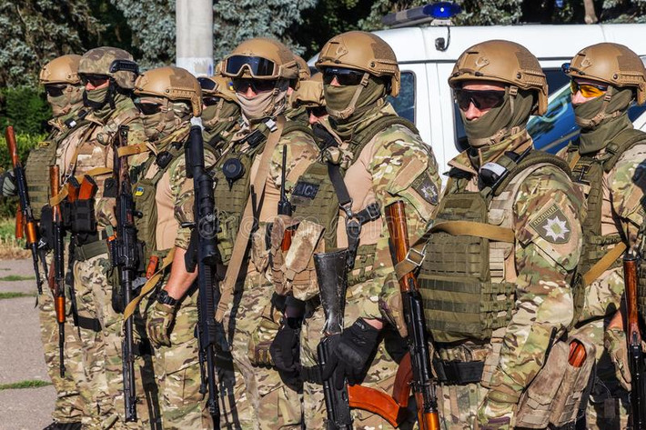 Theo thông tin từ các nguồn phương tiện truyền thông của Cộng hòa Nhân dân Donetsk (DPR) và Lugansk (LPR) tự xưng; tại thời điểm này, đã phát hiện một nhóm gồm 150 lính đặc nhiệm của Anh đang đóng tại Kramatorsk và các vùng ngoại ô.