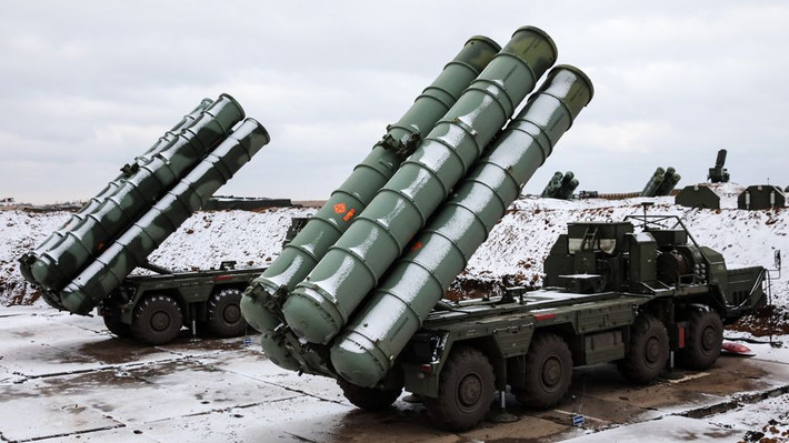 Ngoài sự xuất hiện ở Biển Baltic của các hệ thống tên lửa bờ nhiều tầng và có thể tấn công mặt đất chính xác; ngoài ra còn có hệ thống phòng không tầm xa S-400; có thể khống chế các máy bay của NATO trong phạm vi bán kính 400km.