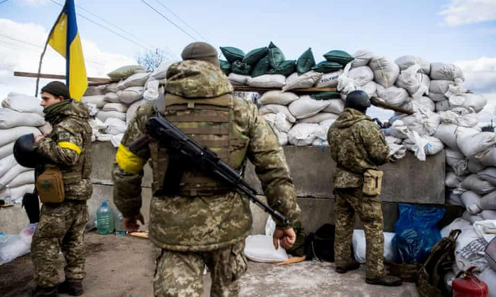 Các thông tin trước đó cho biết, căn cứ Lữ đoàn Dù 95 của Quân đội Ukraine ở Zhitomir đã bị tấn công bằng tên lửa hành trình của Nga. Ngoài Zhitomyr, lực lượng tấn công trên hướng đông bắc của quân đội Nga, cũng tiến thêm khoảng 65 km tính từ trung tâm Kyiv (tính từ 2-5/3).