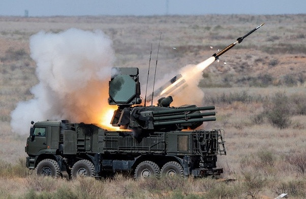 Tuy nhiên radar của các hệ thống Pantsir S1 và Tor-M1 không thể phát hiện mục tiêu được xa, nên cần có hệ thống báo động cảnh báo sớm. Khi đó, cách tốt nhất là dùng máy bay cảnh báo sớm của Nga, tuần tra biên giới 24/24 giờ và kịp thời phát hiện các mục tiêu có thể tấn công đất liền Nga.