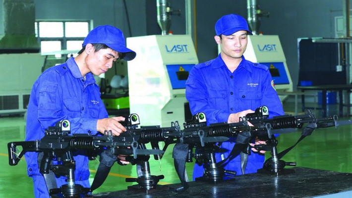 Vũ khí “Made in Vietnam” đã bắt đầu được quốc tế “để mắt tới” khi lần đầu tiên có một doanh nghiệp nước nhà được liệt kê trong danh sách “những doanh nghiệp chế tạo vũ khí mới tiêu biểu ở khu vực châu Á” của báo cáo Cán cân Quân sự 2020 (Military Balance 2020) do Viện Nghiên cứu Chiến lược quốc tế (IISS, Vương quốc Anh) ấn hành.