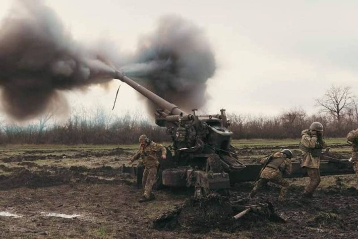 Vào giữa tháng 5, quân Nga đã tấn công vào Bakhmut, qua ngả Popasnaya. Không chịu được sức ép, quân Ukraine rút lui khỏi Popasnaya, rút dần về Bakhmut. Sau đó, dưới một loạt hỏa lực pháo binh và các cuộc không kích của Không quân Nga, khiến Tiểu đoàn bộ binh cơ giới 15 của Lữ đoàn 58 thiệt hại một nửa quân số chỉ trong vài giờ.