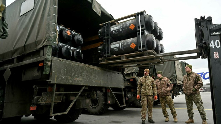 Trong cuộc xung đột Nga và Ukraine đang diễn ra, mặc dù NATO không trực tiếp tham gia, nhưng họ đứng phía sau cung cấp vũ khí, thông tin tình báo, huấn luyện quân sự và gần đây là trực tiếp lên kế hoạch chiến đấu giúp Quân đội Ukraine.