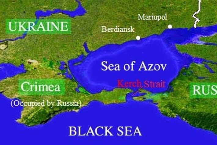 Còn trên khu vực Biển Đen và Biển Azov, các tàu của Nga hoàn toàn bị cấm tiếp cận với các vùng nội thủy của Ukraine. Theo các nguồn tin của Ukraine, lệnh cấm áp dụng đối với tất cả các tàu của Nga, bao gồm cả việc vận chuyển hàng hóa và hành khách.