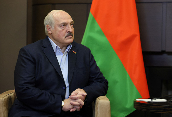 Trong khi Ukraine có sự tài trợ của Mỹ và NATO, thì lúc này Nga có Belarus là đồng minh. Tổng thống Belarus Lukashenko ngày 10/10 cho biết: "Nếu Ukraine dám động đến lãnh thổ Nga, thì luôn có Belarus bên cạnh". Tuyên bố của ông Lukashenko đã làm dấy lên lo ngại rằng, Belarus có thể đang chuẩn bị tham gia cuộc tấn công của quân đội Nga nhằm vào Ukraine.