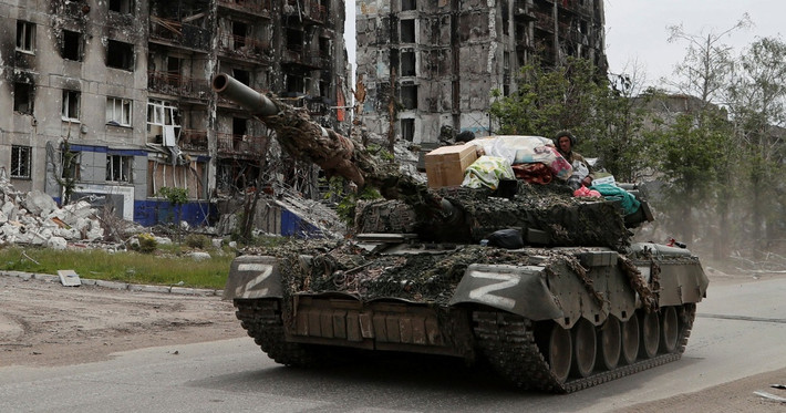 Việc một số lượng xe tăng T-62 của Nga bị quân đội Ukraine bắt giữ, không chỉ cho thấy những chiếc xe tăng cũ này có vấn đề về tình trạng kỹ thuật, khi không có đủ phụ tùng thay thế. Với việc đánh bom cầu Crimea, tình hình tiếp tế của quân đội Nga ở khu vực Kherson càng khó khăn.