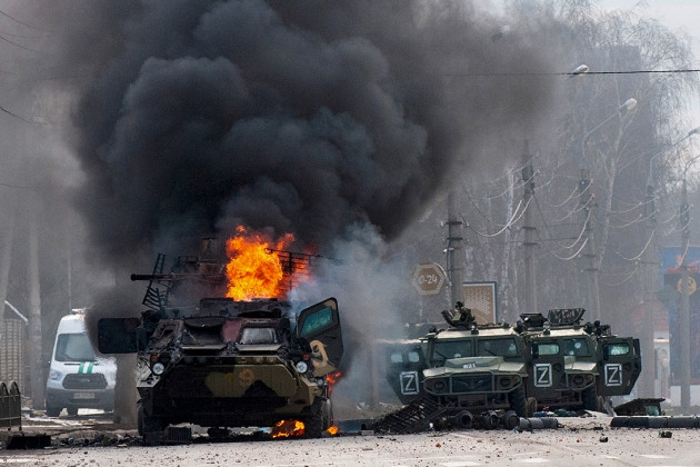 Đáng chú ý là trong những ngày đầu tiên của chiến dịch quân tại Ukraine, Quân đội Nga không có tổn thất đáng kể nào về nhân lực. Điều này không loại trừ khả năng số lượng lớn người chết và bị thương như vậy, là kết quả của các cuộc đụng độ chỉ trong vài ngày qua.
