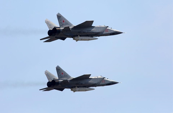 Hiện tại máy bay chiến đấu MiG-31K của Nga, với tên lửa siêu thanh Zircon, tập luyện với mục tiêu nào chưa rõ; nhưng trong mọi khả năng, các chuyến bay như vậy sẽ trở lên thường xuyên hơn tại Kaliningrad.
