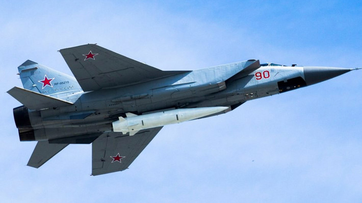 Với sự xuất hiện của tên lửa Kinzhal ở vùng Kaliningrad, như vậy hầu hết phần lãnh thổ châu Âu, đều được đặt dưới sự khống chế của máy bay MiG-31. Nên nhớ hiện nay, các quốc gia NATO, chưa thể có loại vũ khí nào có thể chống lại loại tên lửa siêu thanh này.