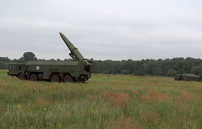 Việc NATO từ chối đảm bảo an ninh cho Nga và những lời đe dọa gần đây về việc triển khai 40.000 quân tới biên giới Nga; với loại tên lửa đạn đạo Iskander, cho phép phía Nga nhanh chóng phản ứng trước các cuộc tấn công như vậy.