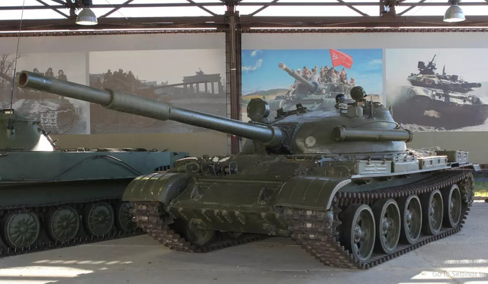Một gói nâng cấp đã được được phát triển cho T-62, giúp cho nó có thể chiến đấu tốt hơn trên chiến trường, khi đối mặt với những xe tăng hiện đại hơn. Giáp tăng cường, động cơ mạnh hơn và hệ thống điều khiển hỏa lực mới là những cải tiến chính được thực hiện.