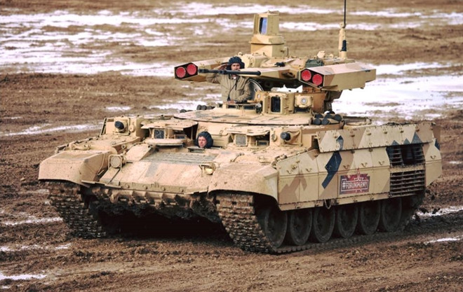 BMPT Terminator được trang bị bốn bệ phóng tên lửa chống tăng 9M120 Ataka, hai pháo tự động 2A42 30 mm, hai súng phóng lựu AG-17D và một súng máy PKTM 7,62 mm đồng trục. Hiện tại, không có tuyên bố chính thức nào của Nga về việc đưa những vũ khí này tới chiến trường Ukraine.