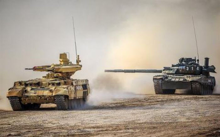 Xe chiến đấu hỗ trợ xe tăng (BMPT) Terminator, là một loại xe chiến đấu bọc thép (AFV), dựa trên khung gầm xe tăng T-72; có nhiệm vụ hỗ trợ xe tăng và các xe chiến đấu bộ binh khác khi chiến đấu trong khu vực đô thị.