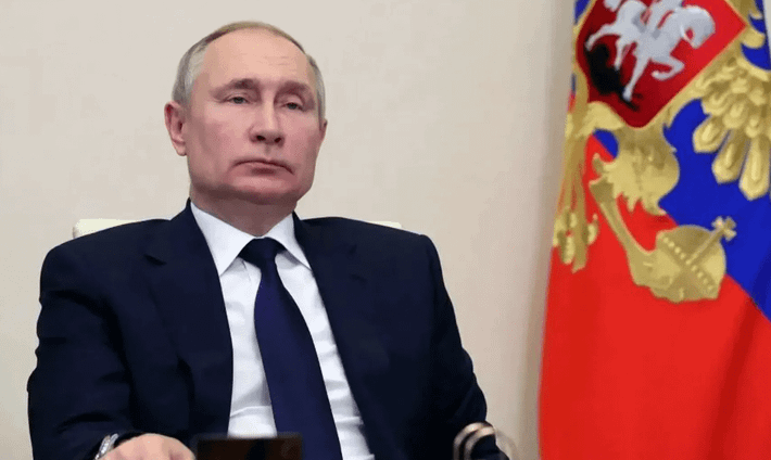 Trong bài phát biểu mới nhất của mình, Tổng thống Nga Vladimir Putin tuyên bố rằng, Quân đội Nga sẽ tiếp tục các cuộc “tấn công chính xác tầm xa quy mô lớn” vào Ukraine, nhằm trả đũa cho việc cầu Crimea của họ bị phá hủy.