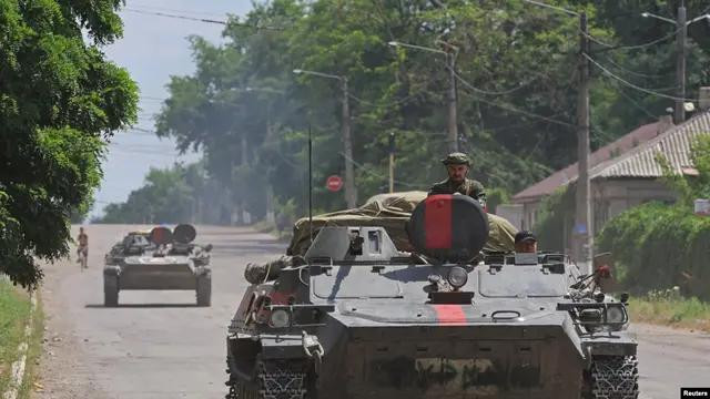 Điều này cũng đúng ở Sieverodonetsk -Lisichansk, khi Sieverodonetsk là "đê chắn sóng" của Quân đội Ukraine, chịu tác động tấn công trực tiếp của Quân đội Nga.