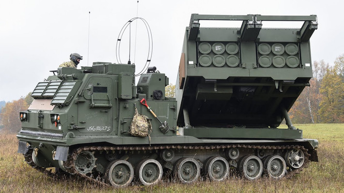 Trước nguy cơ thất bại tại Donbass, Ukraine đang thúc giục phương Tây cung cấp các loại vũ khí mạnh hơn, trong đó có pháo phản lực tầm xa M270. Loại pháo phản lực này có nhiều biến thể, có thể bắn trúng mục tiêu cách xa hơn 80 km khi sử dụng đạn thường và 165 km nếu dùng tên lửa.