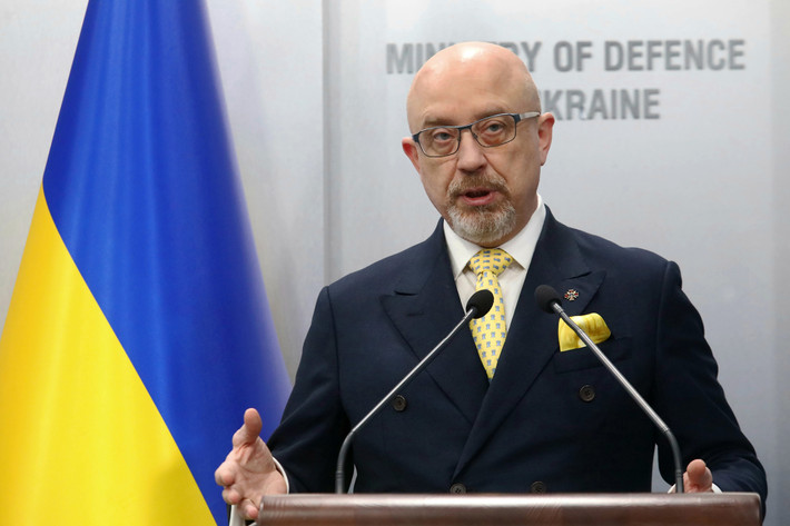 Do đó, dù tên lửa Ukraine đánh vào vị trí đặt tên lửa phòng không S-300 hay tập kích sân bay của Nga, thì rất có thể đều nằm trong kế hoạch phản công Kherson của Ukraine, khi đã hơn một tháng qua, quân đội Ukraine luôn hô hào phản công tại Kherson.