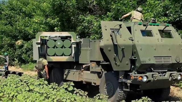 Bây giờ có vẻ như quân đội Ukraine đã rất rõ ràng rằng, họ không có khả năng tấn công trên bộ, và họ chỉ muốn buộc quân đội Nga phải rút khỏi thành phố Kherson, bằng chiến thuật tập kích hỏa lực.