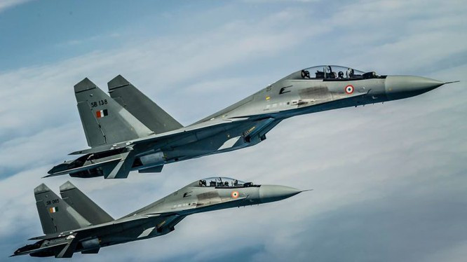 Với hơn 260 chiếc máy bay Su-30MKI hiện đang có trong biên chế, được chia thành 11 phi đội và nhiều phi đội khác, chuẩn bị đưa vào biên chế chiến đấu; Su-30MKI trở thành trụ cột của phi đội chiến đấu của Không quân Ấn Độ và đưa Ấn Độ là quốc gia sử dụng Su-30 lớn nhất thế giới.