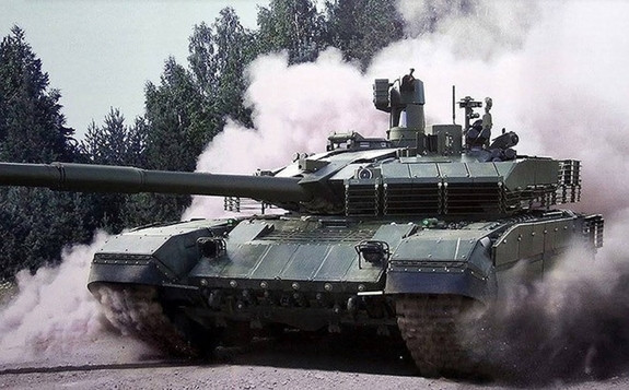 So với phiên bản T-90, T-90M đã có nhiều cải tiến để nâng cao khả năng sống sót. Ví dụ, hệ thống kính quan sát của trưởng xe đã được thay thế lớp vỏ bảo vệ mới; tháp pháo hình đĩa trước đây, được đổi thành tháp pháo hình nêm để giảm đòn đánh của tên lửa chống tăng.