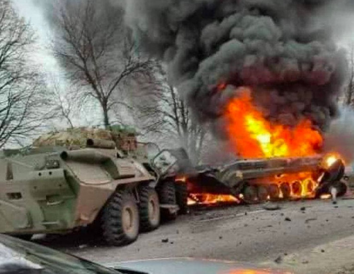 Như vậy, đến cuối cùng Ukraina đã bị Mỹ và NATO cho một cú lừa, chưa bao giờ NATO muốn đụng độ với một siêu cường quân sự như Nga. Nhưng Tổng thống Zenlensky đã rất ngây ngô khi tin tưởng phương Tây và Mỹ, biến đất nước mình trở thành nơi xảy ra các cuộc xung đột quân sự. Nguồn ảnh: Pinterest.