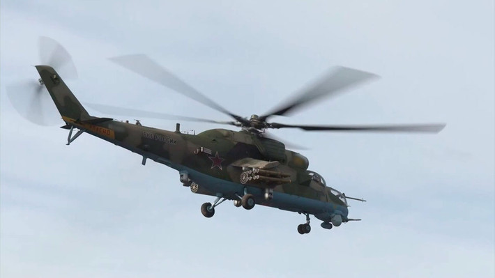 Mi-8 là loại trực thăng hạng trung, trọng lượng rỗng khoảng 7.000 kg và trọng lượng cất cánh tối đa khoảng 11.000 kg. Có một số biến thể của trực thăng, và các mẫu cải tiến được trang bị động cơ mạnh hơn và hệ thống điện tử hàng không tiên tiến hơn, nên có trọng tải lớn hơn và tầm bay xa hơn.